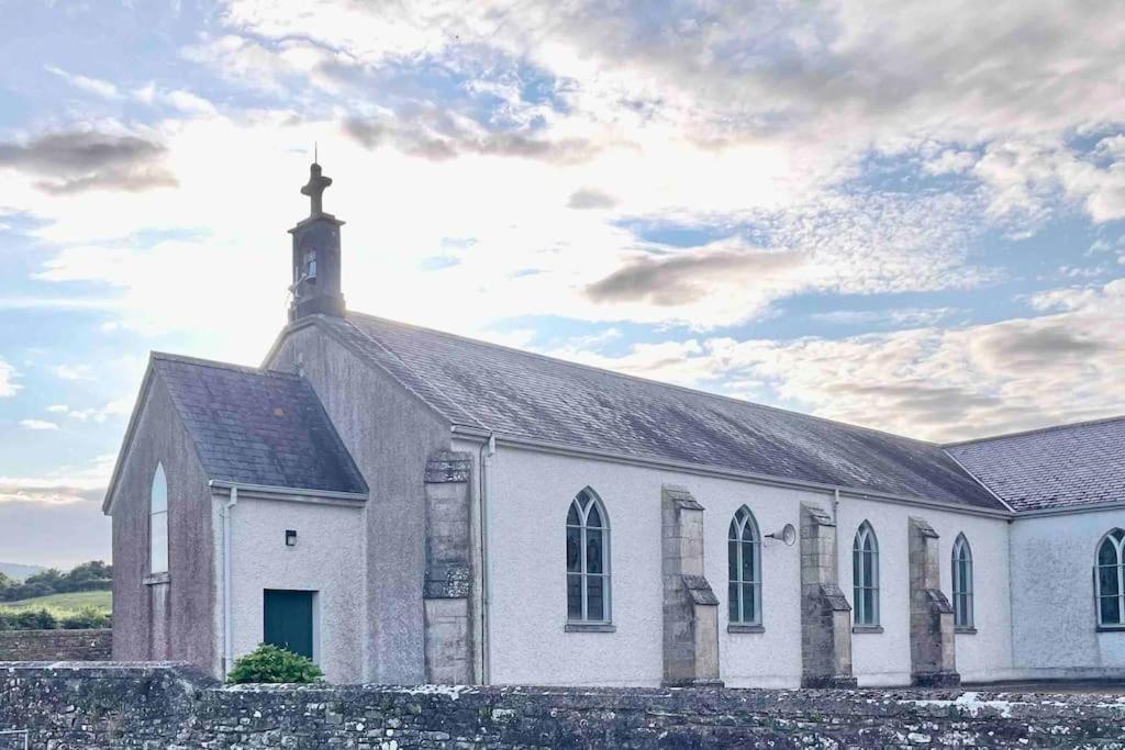 Tom Rocky'S Farmyard Templemore Exterior photo
